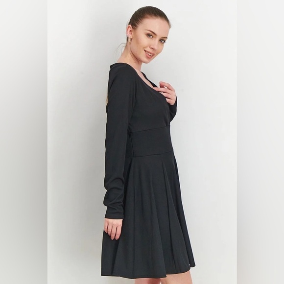 NWOT GUESS Women’s Long Sleeve Textured Fit Flare Relaxed Dress Black Small S‎ - Picture 3 of 4
